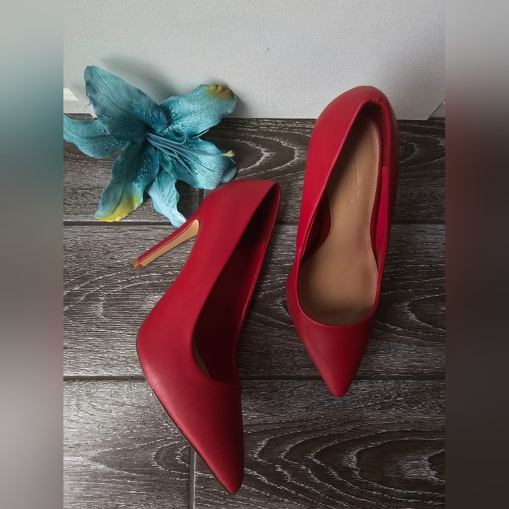 Just Fab Red Pumps extra wide width size 7